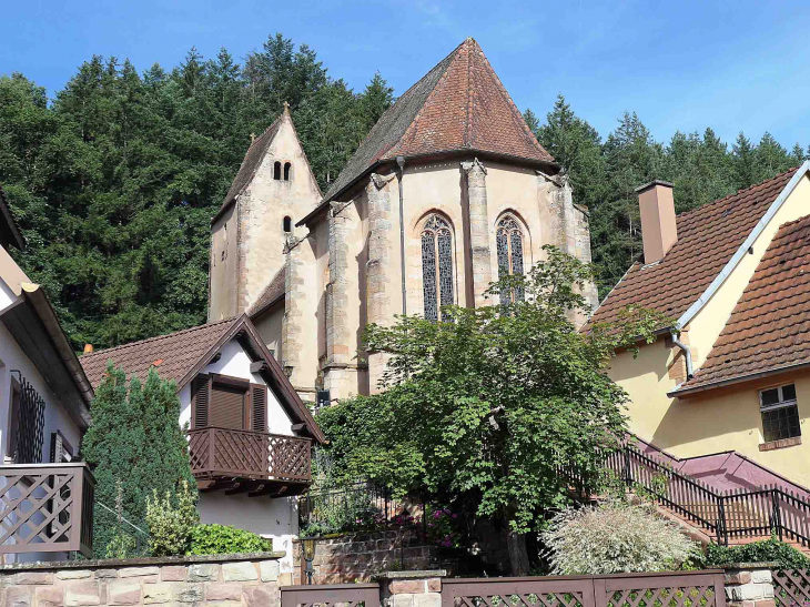 L'église au dessus des maisons - Reipertswiller