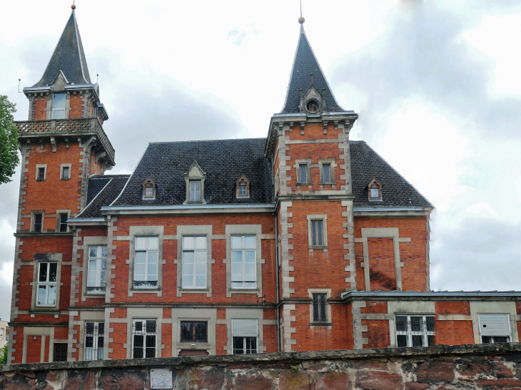 Château sur la route du col de Saverne