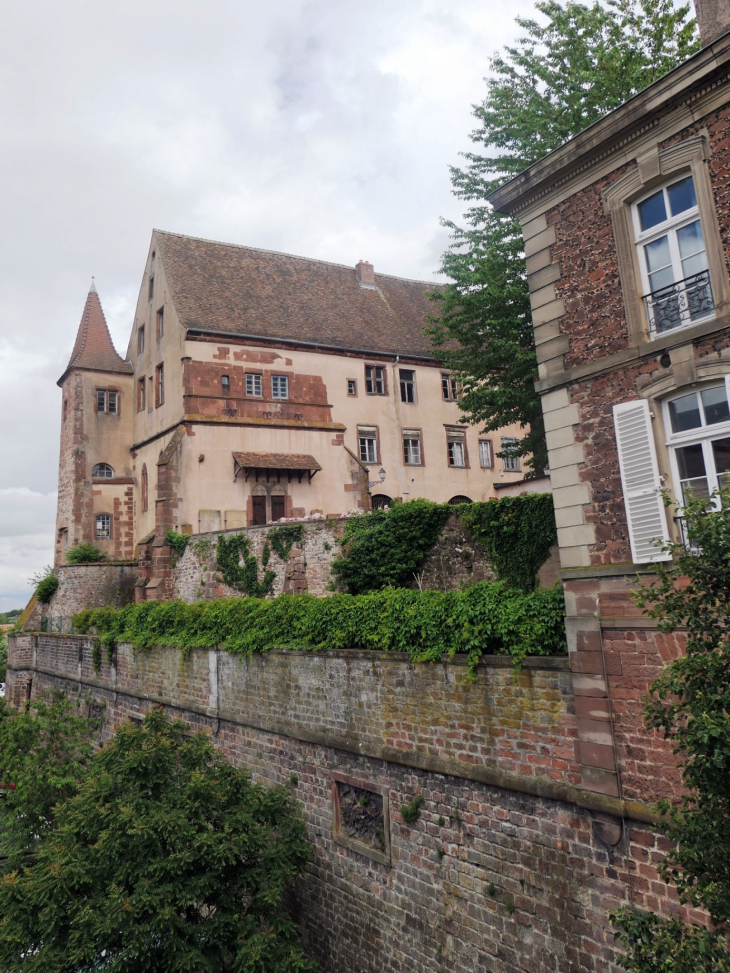 L'Oberhof ancien palais épiscopal - Saverne