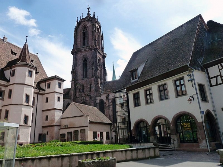 Hôtel d'Ebermunster, église Saint Georges et maison du pain - Sélestat