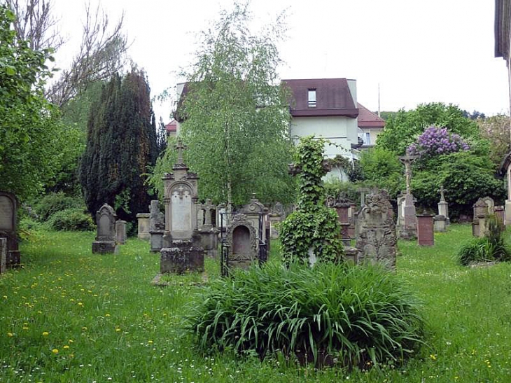 Le cimetière bourgeois - Villé