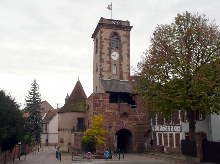 Le chateau cour du chateau - Wasselonne