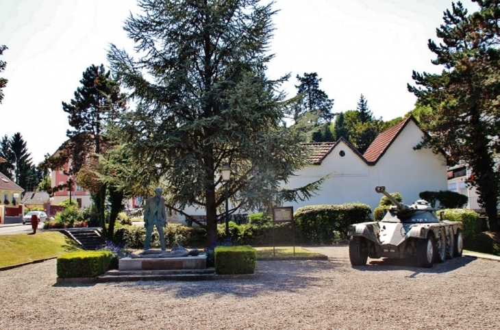 Monument-aux-Morts - Altkirch