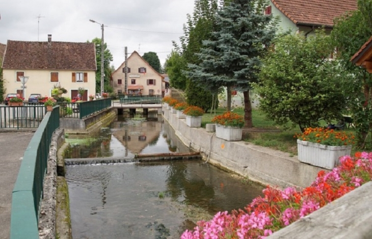 Le Village - Courtavon