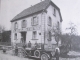 Anciennement maison du curé Schwarzentruber Thiebaut puis actuellement restaurant du Cheval Blanc 