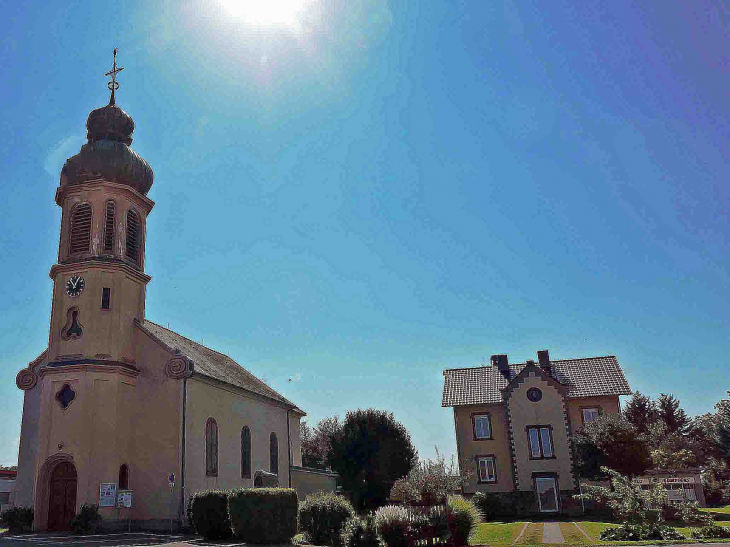 L'église et l'ancien presbytère - Geiswasser