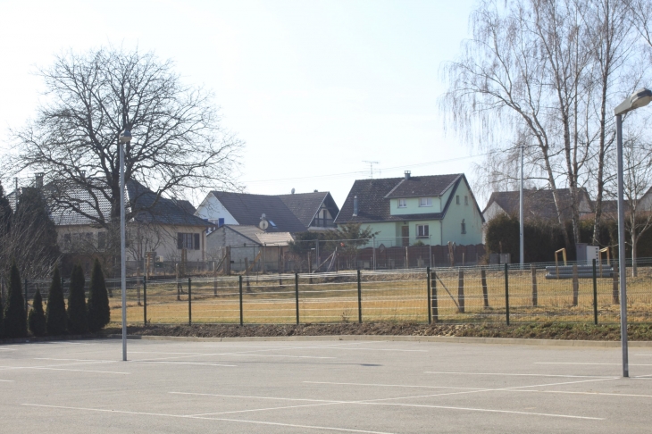 Le lotissement de la Verdure vu du parking de la Salle Communale - Hecken