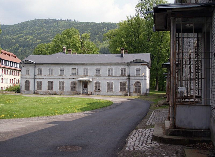 Le château dans le parc de Wesserling - Husseren-Wesserling