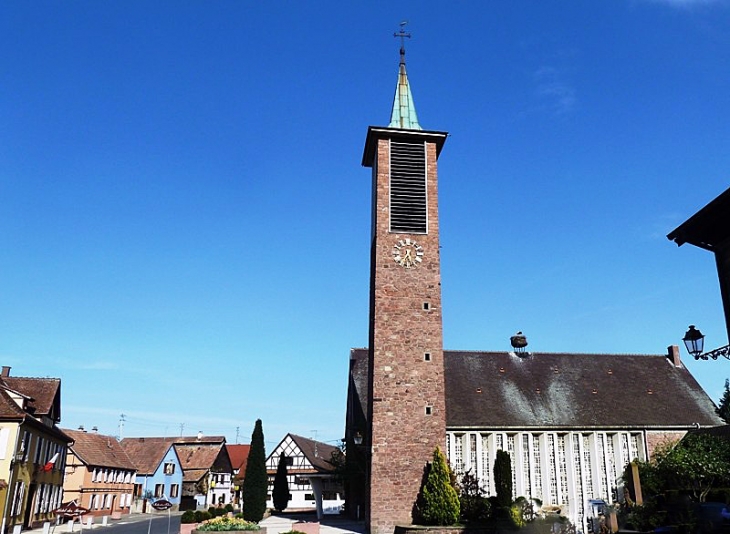 Le village et son église moderne - Illhaeusern