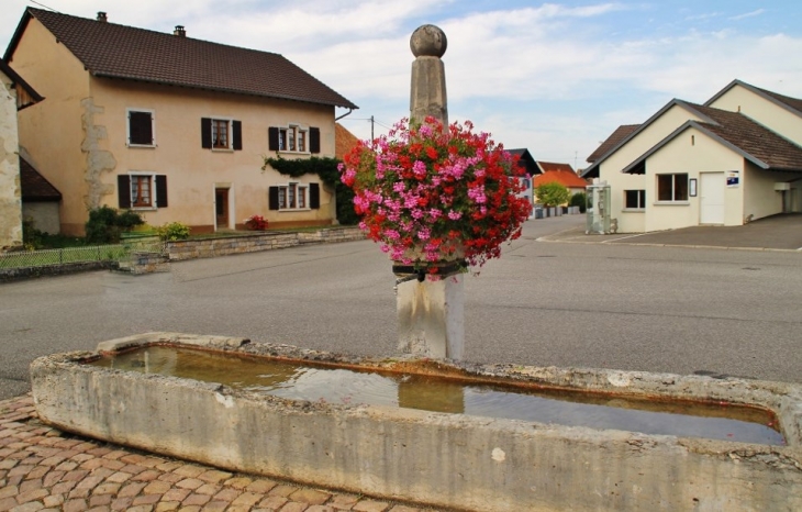 Fontaine-Abreuvoir - Kœstlach