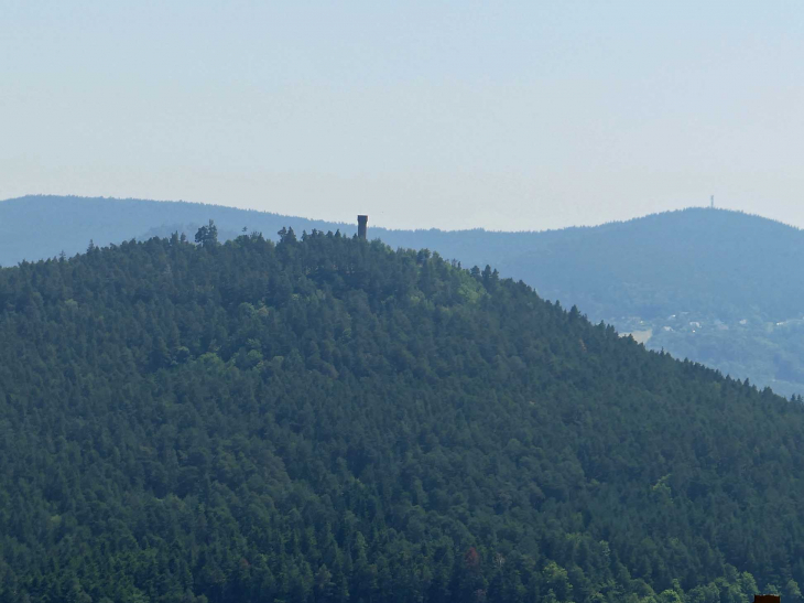 Vue sur le Faudé et sa tour - Lapoutroie