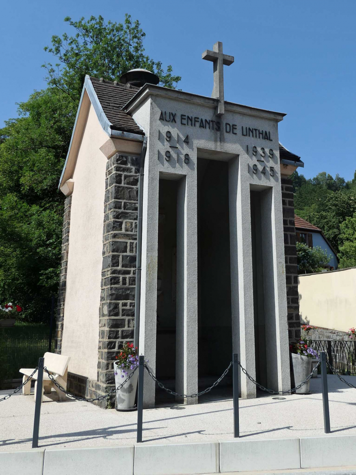 Le monument aux morts - Linthal