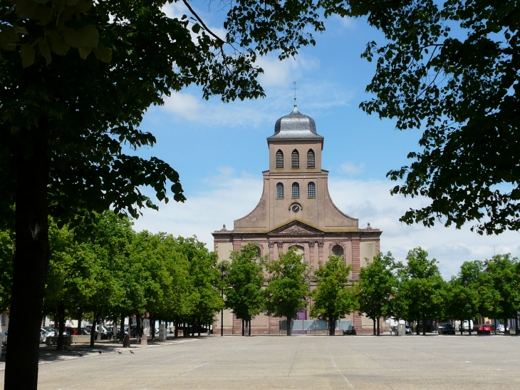 La grand place - Neuf-Brisach