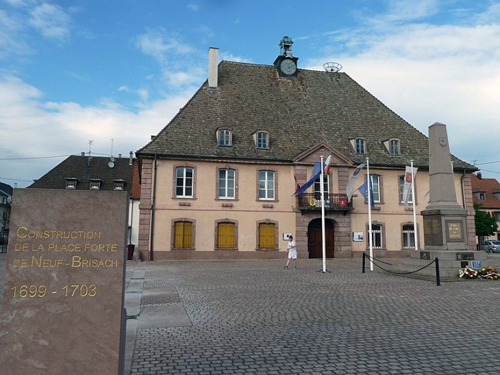 L'hôtel de ville - Neuf-Brisach