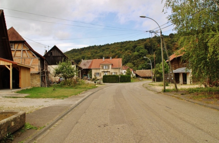 Le Village - Oberlarg