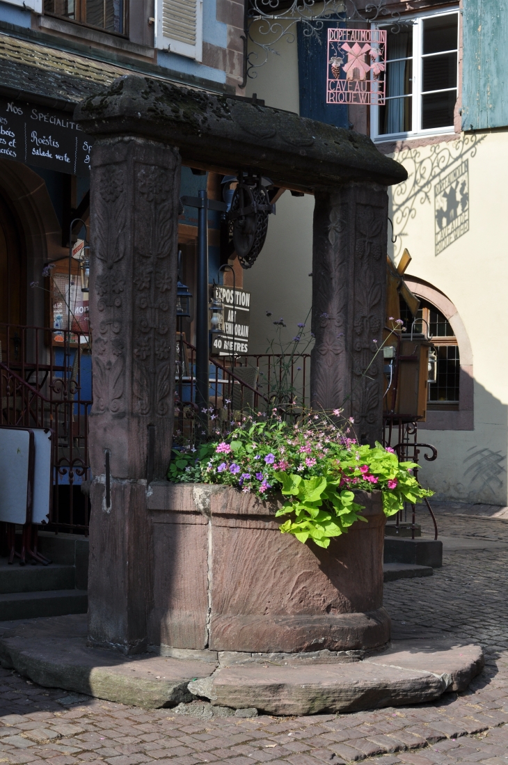 Puits rue du Général De Gaulle - Riquewihr