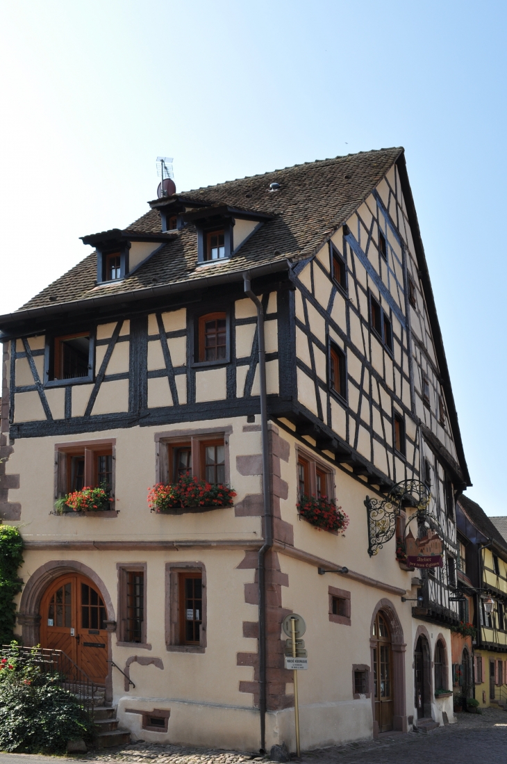 Place des Trois Eglises - Riquewihr