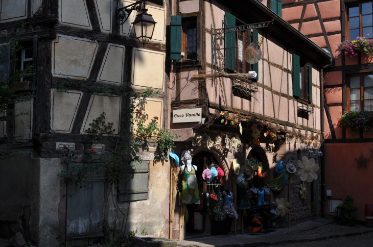 Dans la rue de Sébastopol  - Riquewihr