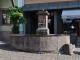 Photo suivante de Riquewihr La fontaine rue du Général de Gaulle