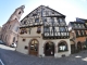 Photo suivante de Riquewihr La place des Trois Eglises