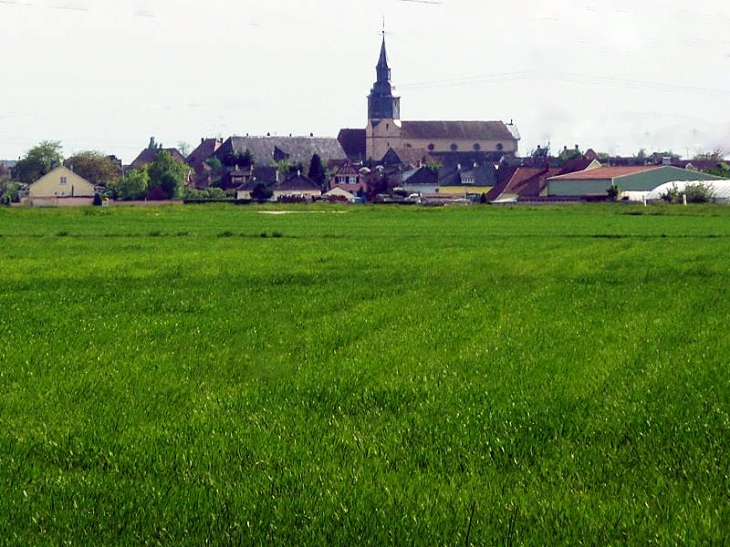 Le village visible de loin - Sainte-Croix-en-Plaine