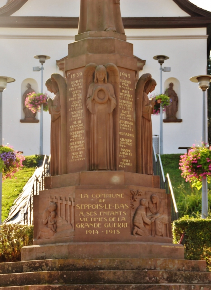 Monument-aux-Morts ( détail ) - Seppois-le-Bas