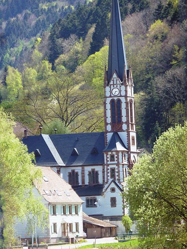 Vue sur l'église protestante - Sondernach