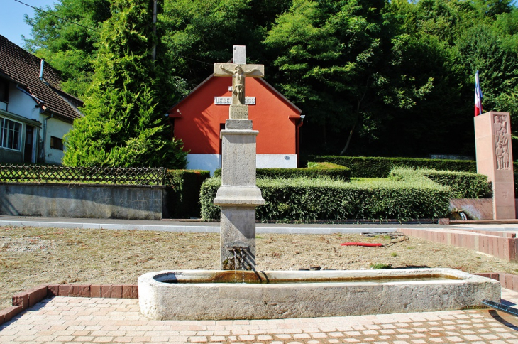 Fontaine - Ueberstrass