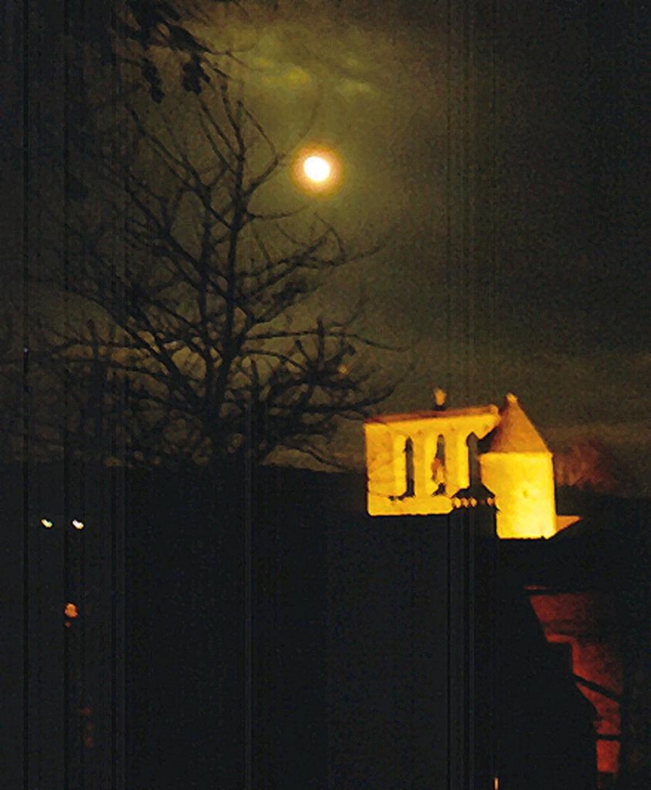 Clair de lune sur l'église - Allas-les-Mines