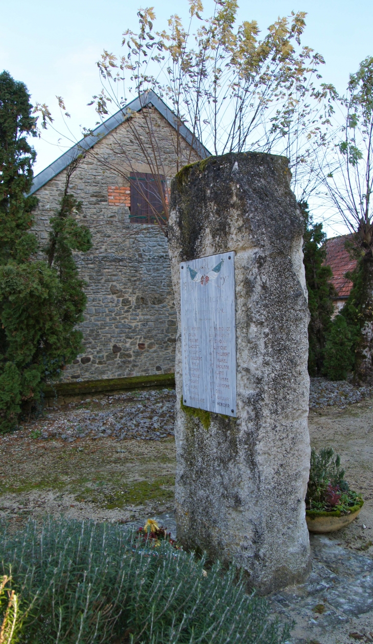 Le Monument aux Morts - Archignac