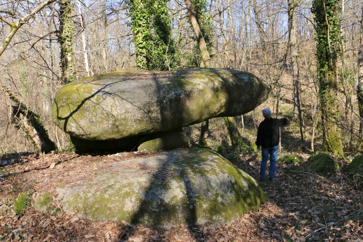 Le Roc du Poperdu. - Augignac