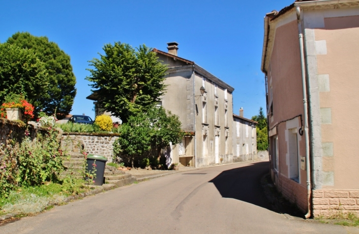 Le Village - Augignac