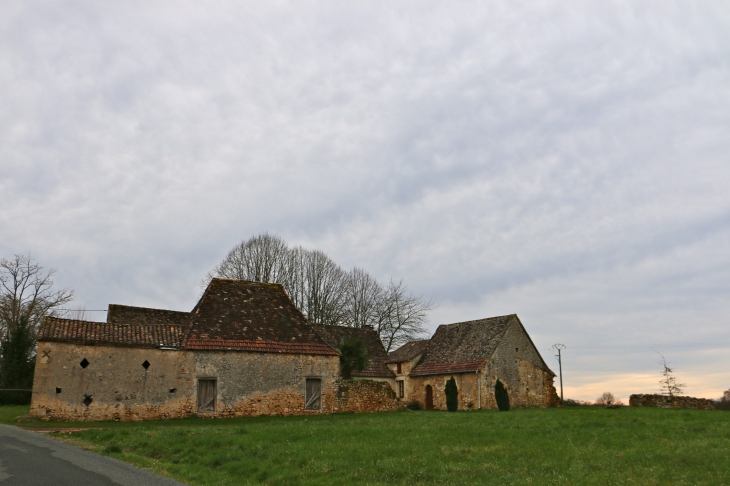 Ancienne ferme. - Baneuil