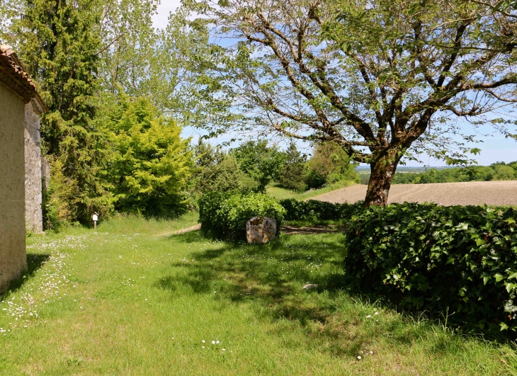 Près de l'église Saint Blaise. - Bardou