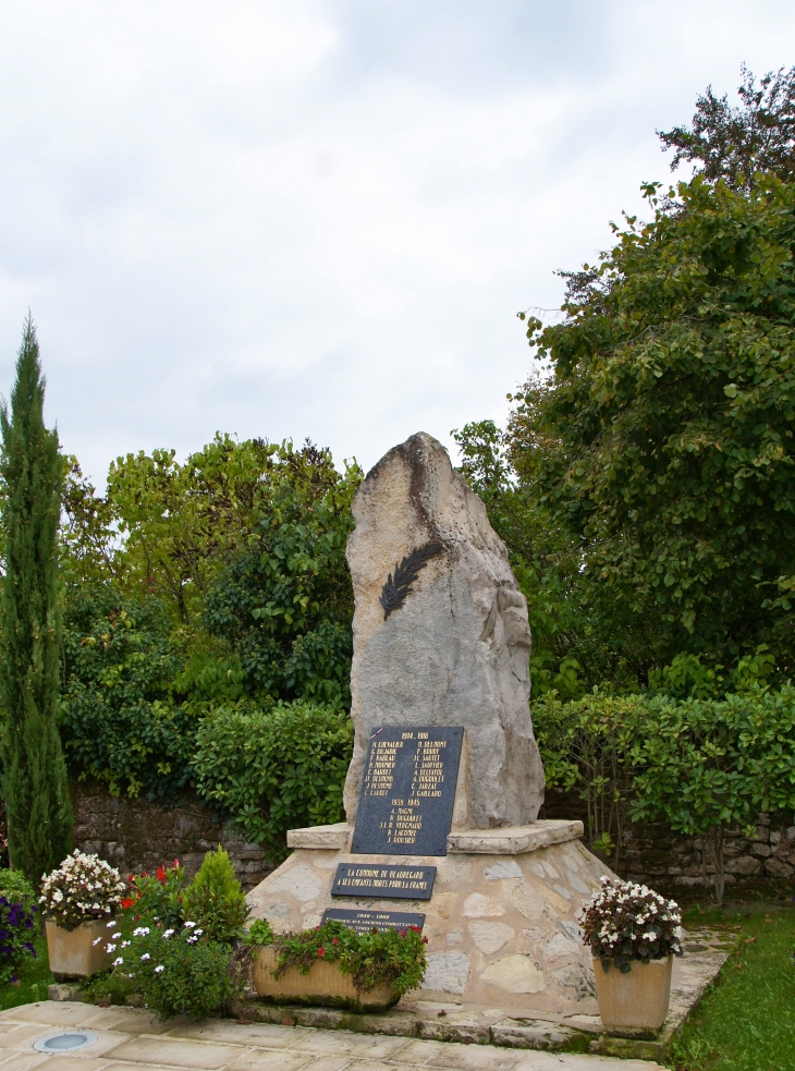 Le Monument aux Morts - Beauregard-de-Terrasson