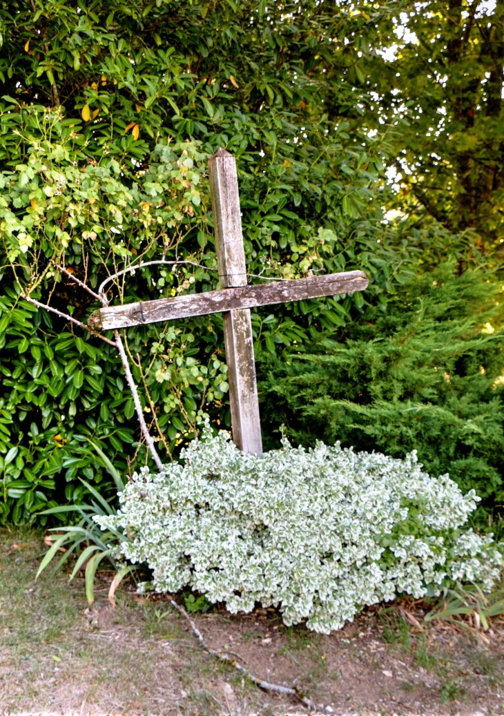 Croix de chemin à Bassac - Beauregard-et-Bassac