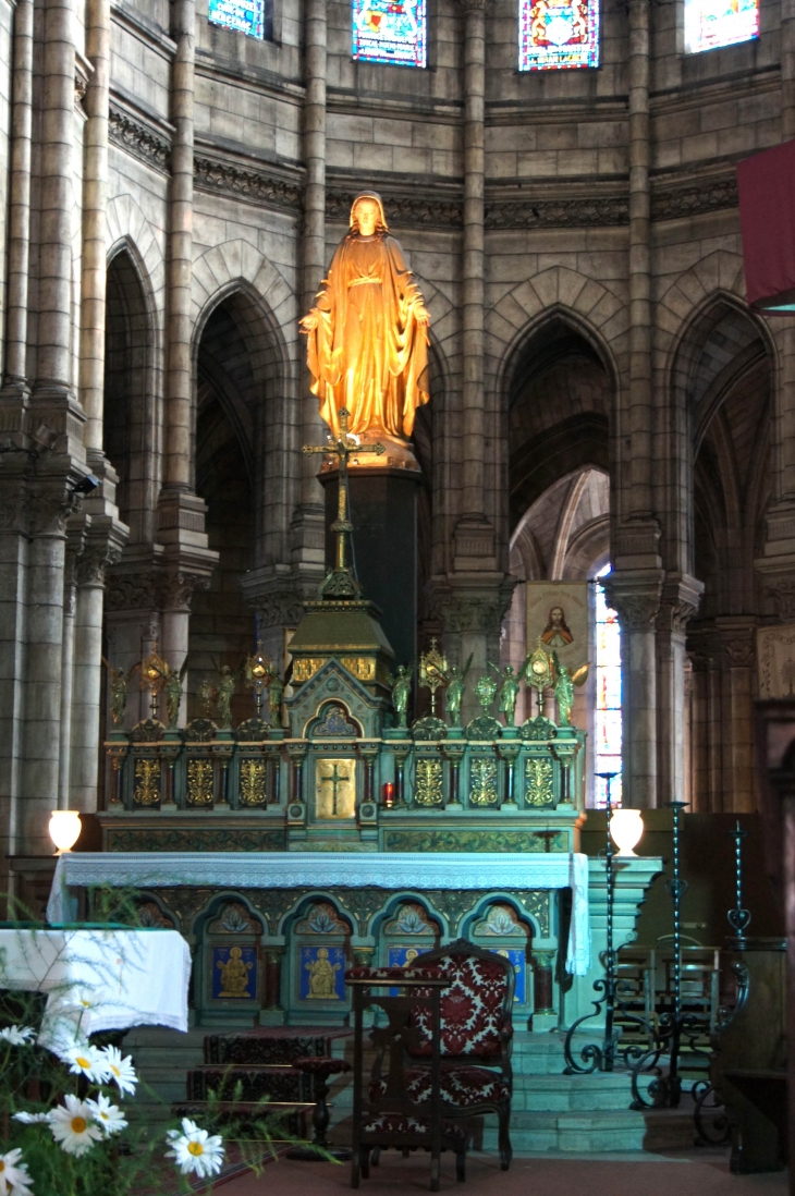 L'autel de l'église Notre-Dame. - Bergerac