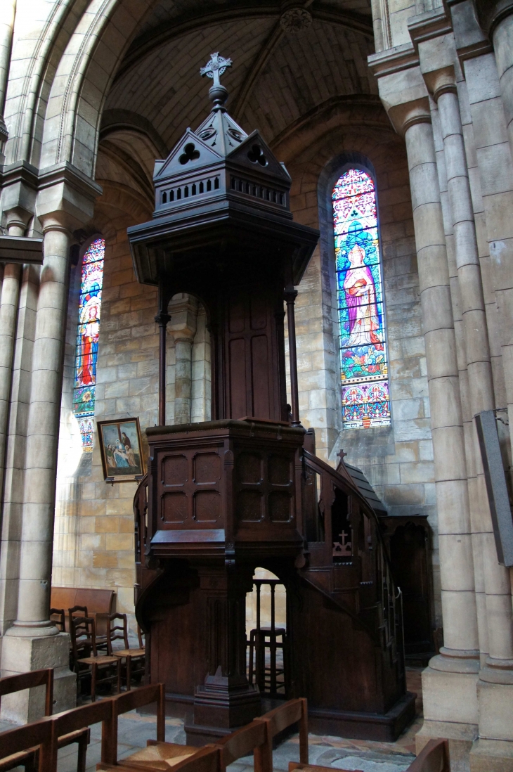 Eglise Notre-Dame : la chaire. - Bergerac