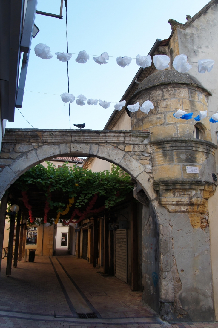 Vestiges de l'Hotel ou ont logé le 8 aout 1565, Charles IX et Catherine de Médicis. - Bergerac