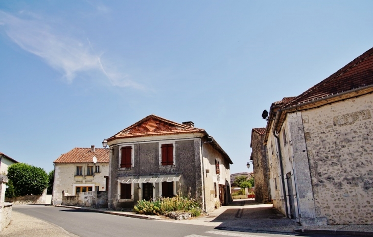 Le Village - Bertric-Burée