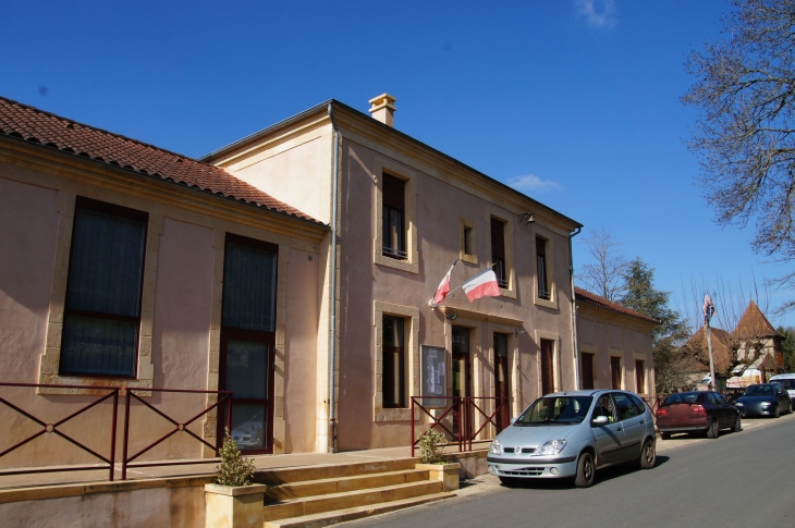 La Mairie. - Besse