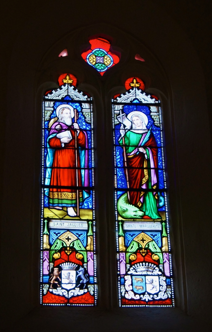 Vitrail de l'église Saint-Martin. - Besse