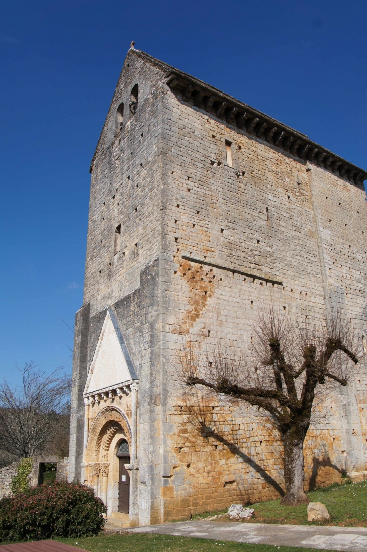 La façade latérale. - Besse