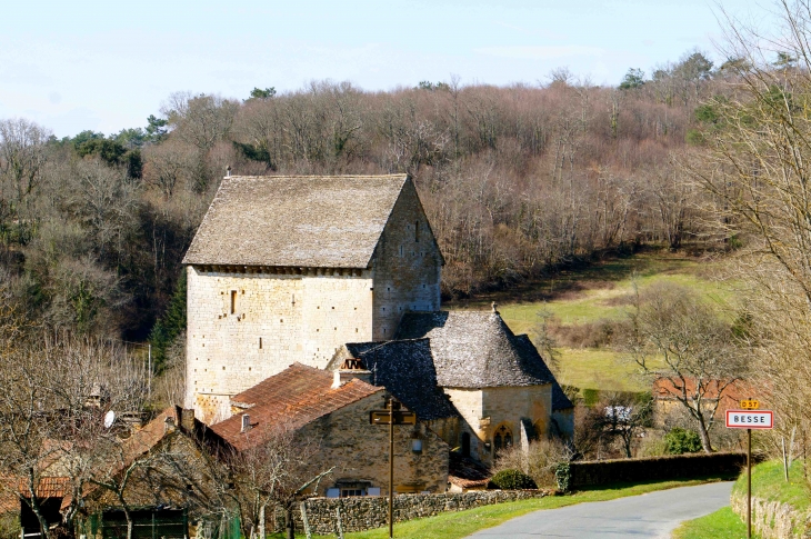 L'église Saint-Martin. - Besse