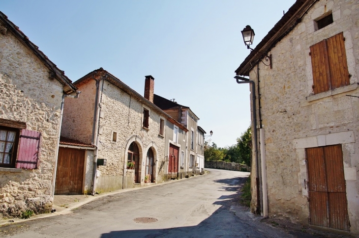 Le Village - Biras