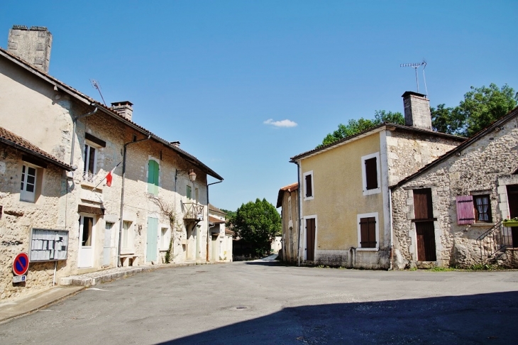 Le Village - Biras