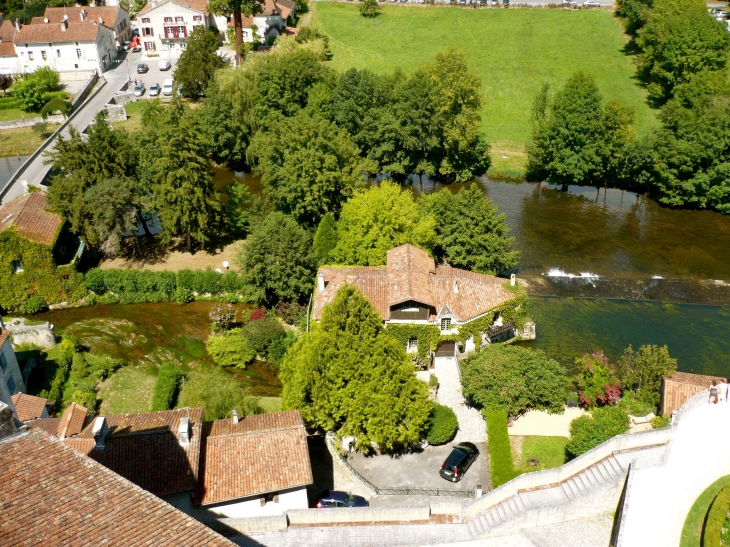 Vue sur le Moulin et la Dronne - Bourdeilles