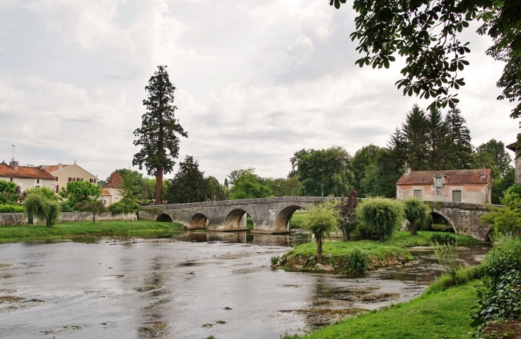 Pont sur la Dronne - Bourdeilles