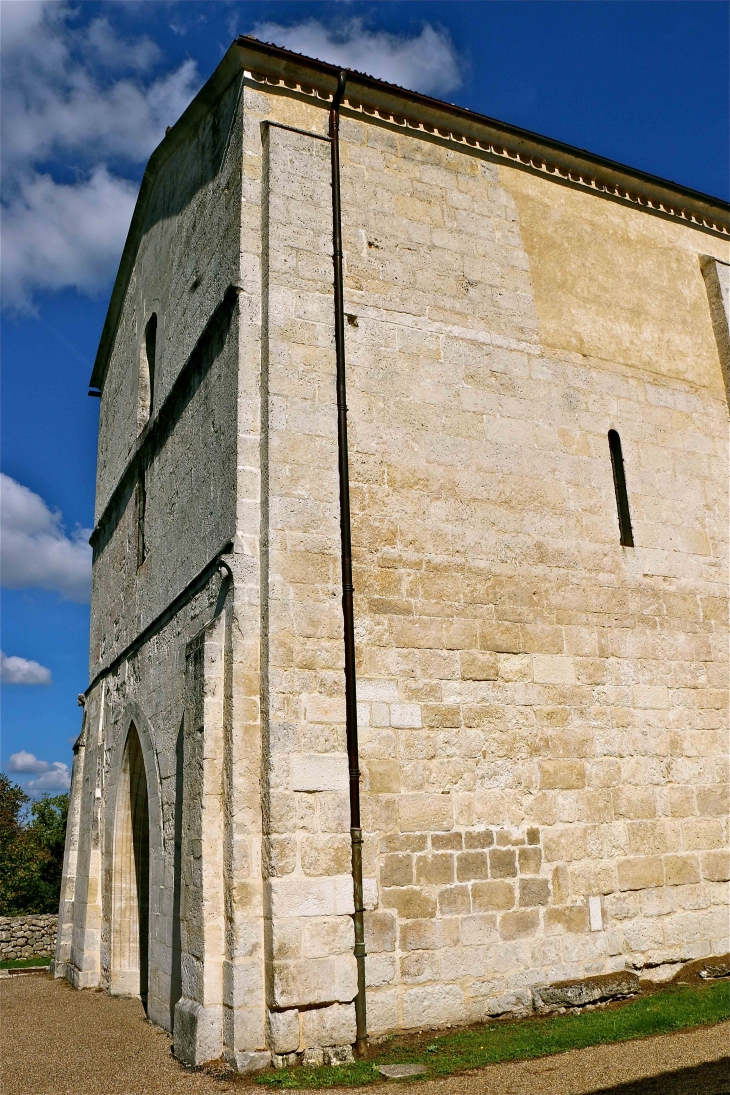 L'église Sainte Marie - Bourg-des-Maisons