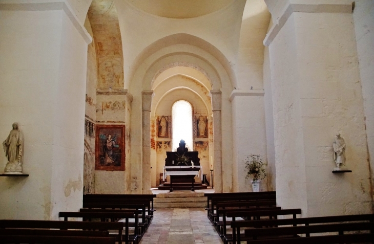 ²église Sainte-Marie ( 11 Em Siècle ) - Bourg-des-Maisons